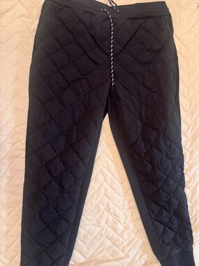 Black quilted jogger